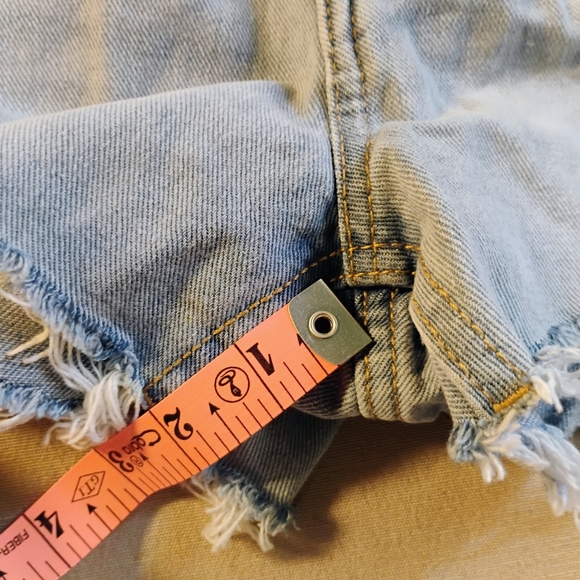 WILD FABLE Denim Jean CUTOFF SHORTS sz 2 - Picture 6 of 7